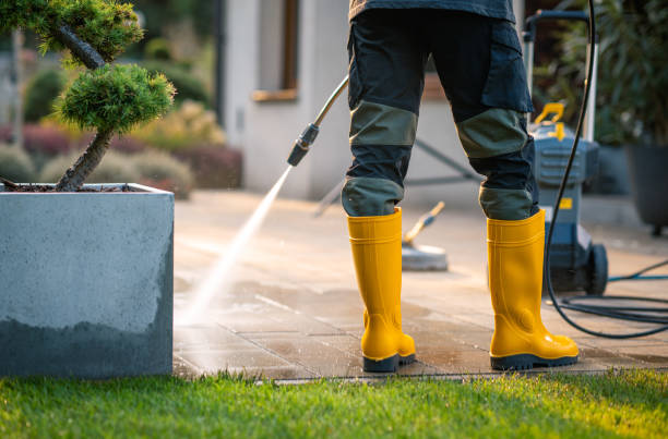 Garage Pressure Washing in Fox Farm College, WY